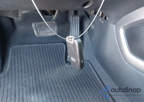 2013 Hyundai Veloster Mix z USA, uszkodzony, nr VIN KMHTC6AD1DU131151